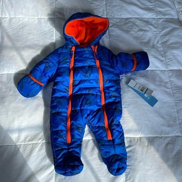 Kids  snowsuit - Picture 1 of 8